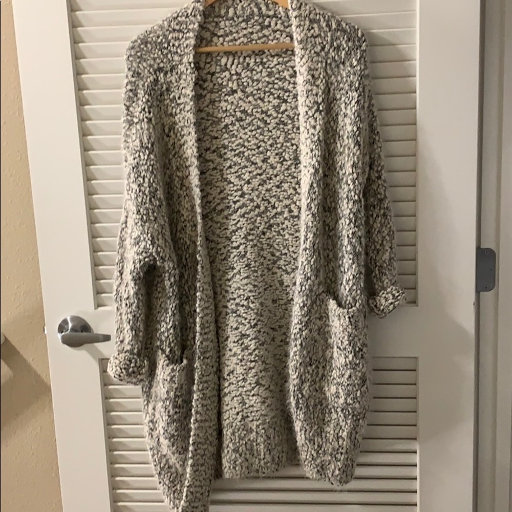 Black/white cardigan